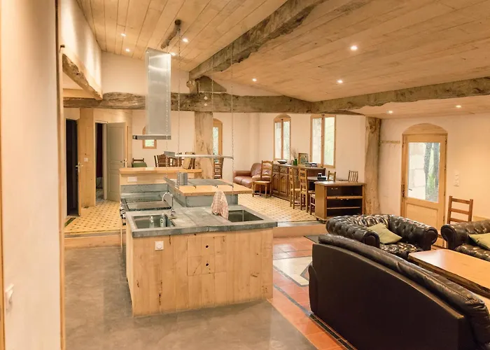 Les De Fallot Pour 15 Personnes - Piscine Naturelle